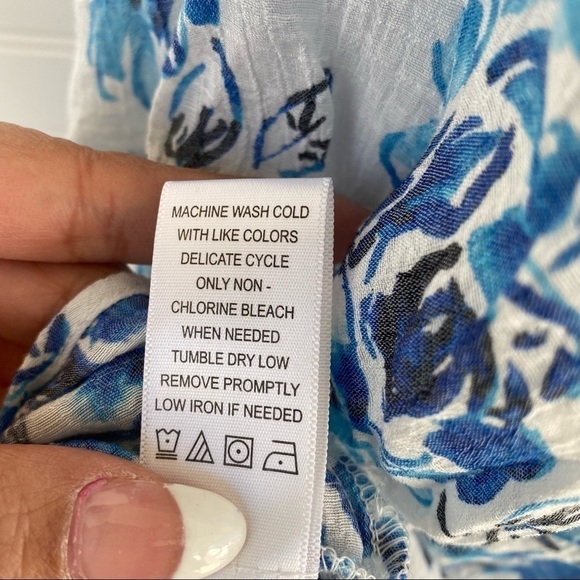 Counterparts floral blouse Size Medium - Picture 7 of 8